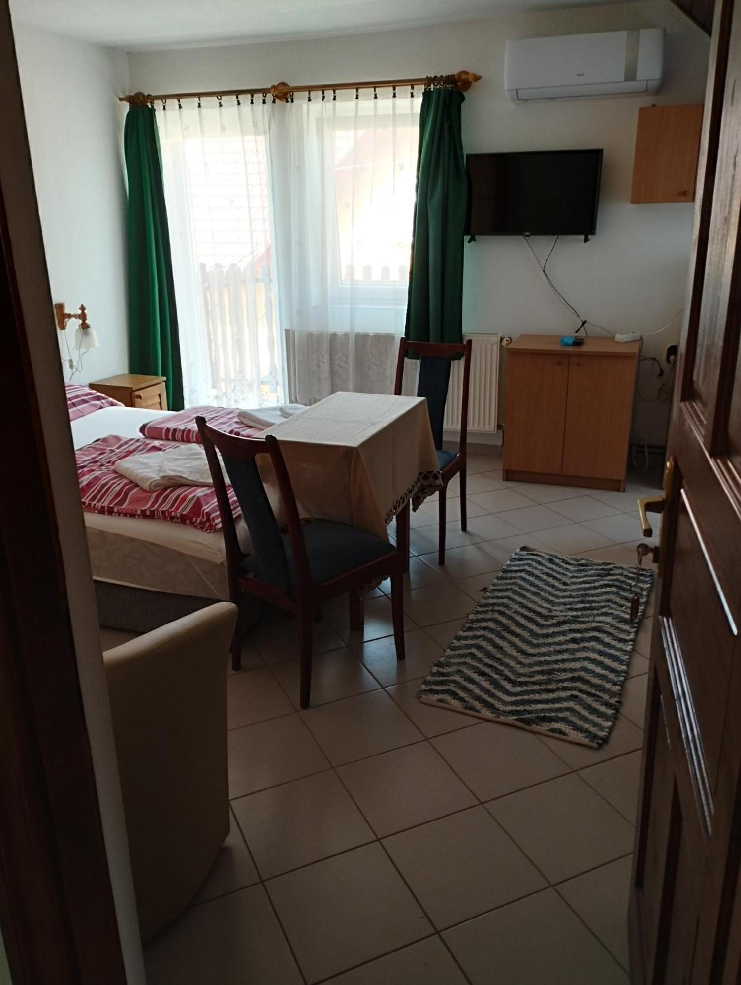 Paprika Vendeghaz Hotel Harkany Ngoại thất bức ảnh